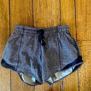 RARE Lululemon hotty hot shorts! size 4 and tall length!